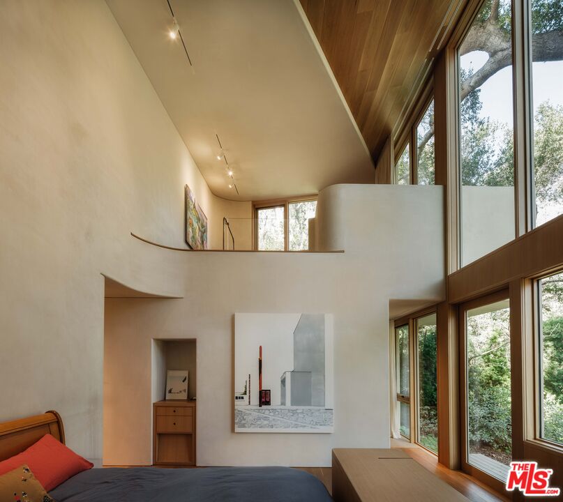 800 Brooktree Road Pacific Palisades, CA 90272 - Photo 13 of 27