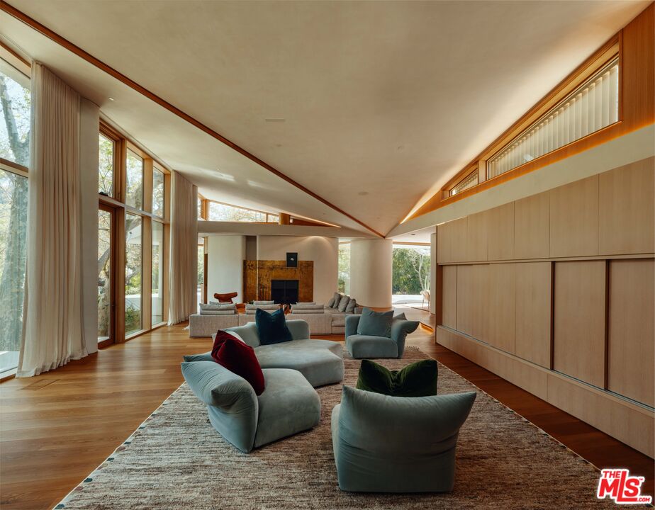 800 Brooktree Road Pacific Palisades, CA 90272 - Photo 19 of 27