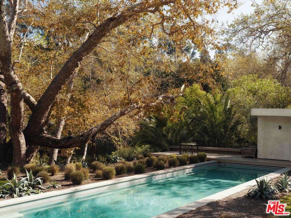 800 Brooktree Road Pacific Palisades, CA 90272 - Photo 22 of 27