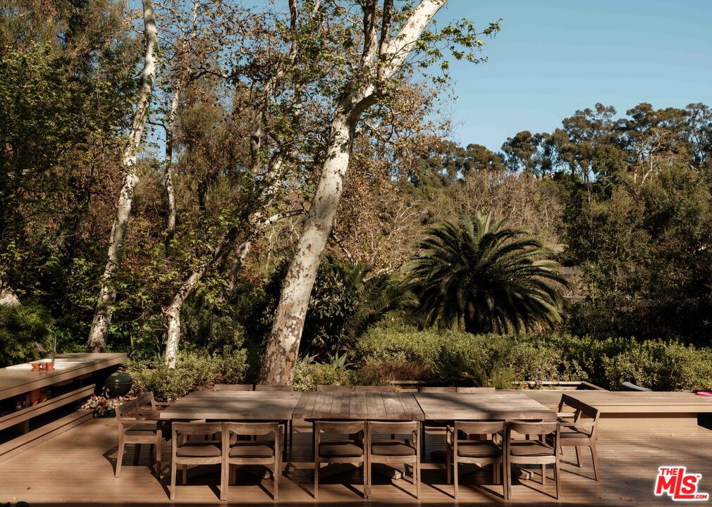 800 Brooktree Road Pacific Palisades, CA 90272 - Photo 23 of 27