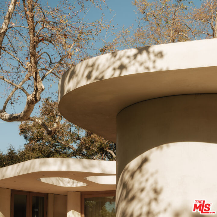 800 Brooktree Road Pacific Palisades, CA 90272 - Photo 3 of 27