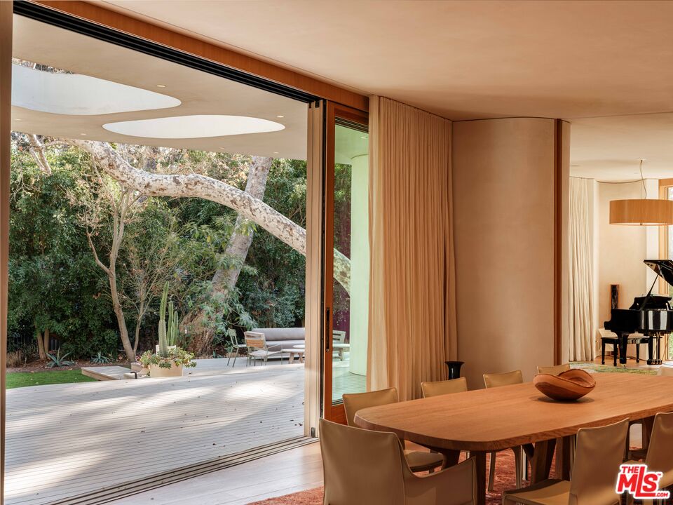 800 Brooktree Road Pacific Palisades, CA 90272 - Photo 10 of 27