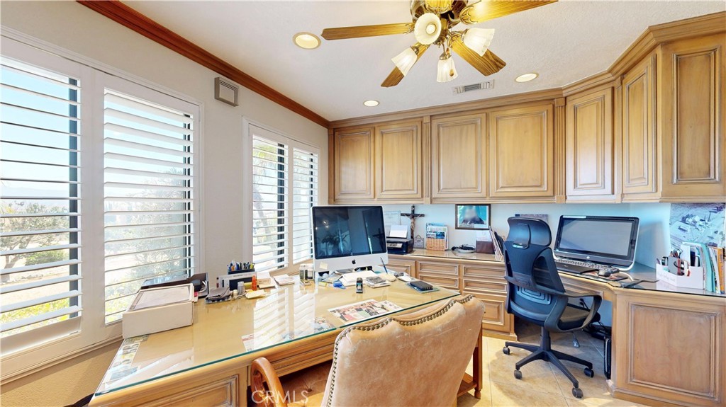 17850 Vista Del Lago Drive Riverside, CA 92503 - Photo 23 of 75