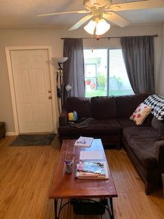 5330 Elmhurst Road, Unit G West Palm Beach, FL 33417 - Photo 4 of 9 Great room