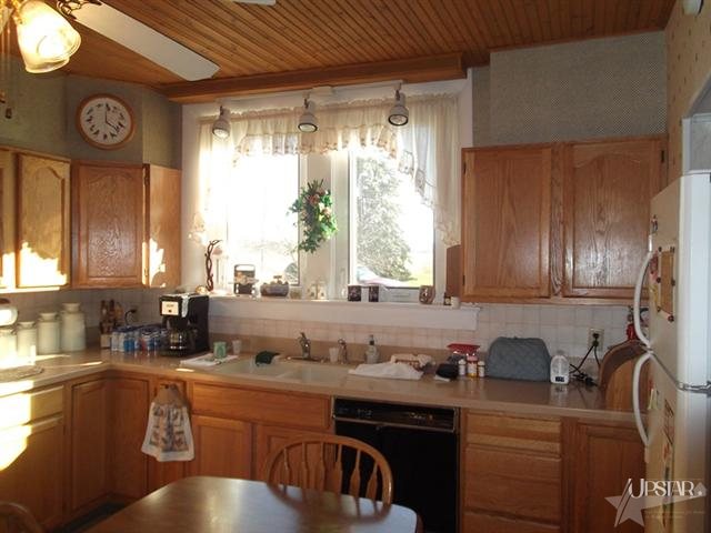 3122 North Rangeline Road, Unit 1 Huntington, IN 46750 - Photo 4 of 22 Gallery Image 4