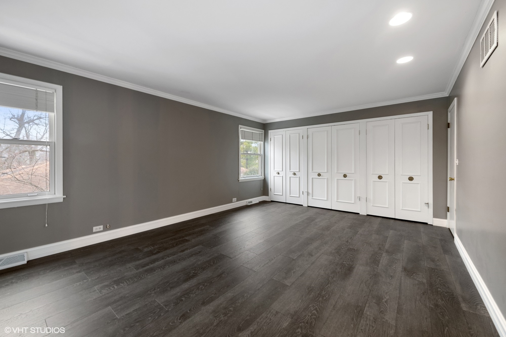 643 Robin Lane Glencoe, IL 60022 - Photo 24 of 32 an empty room with wooden floor