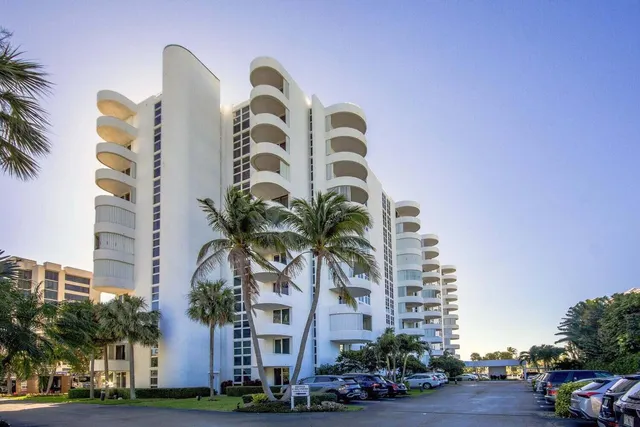 $665,000 | 2200 South Ocean Boulevard, Unit 805, Delray Beach, FL 33483