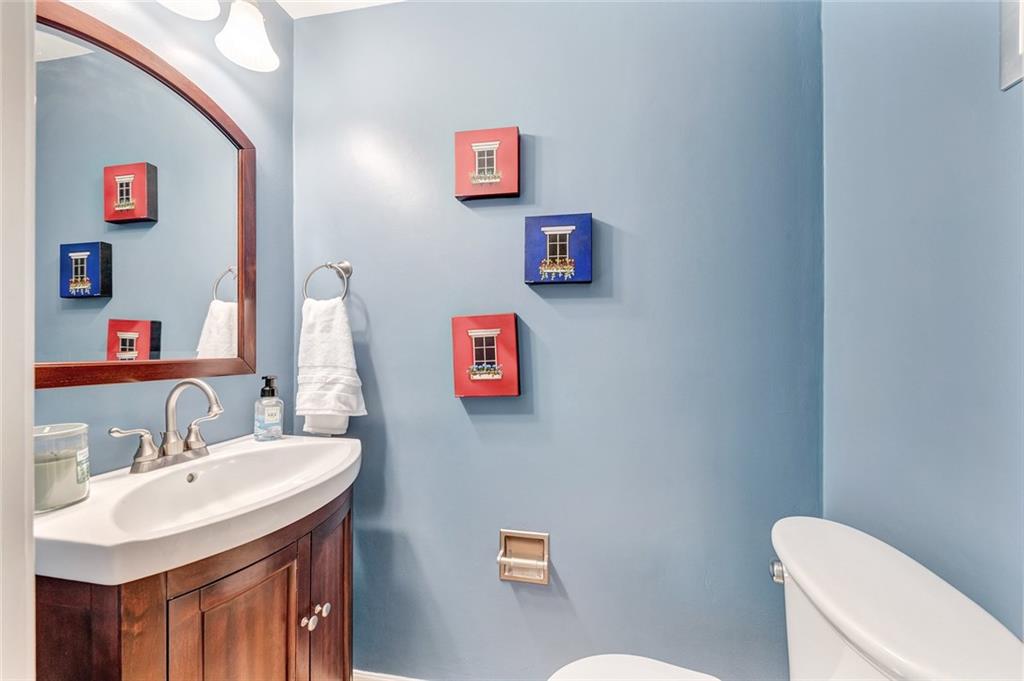 1770 Hassam Road Coraopolis, PA 15108 - Photo 6 of 25 Gallery Image 6