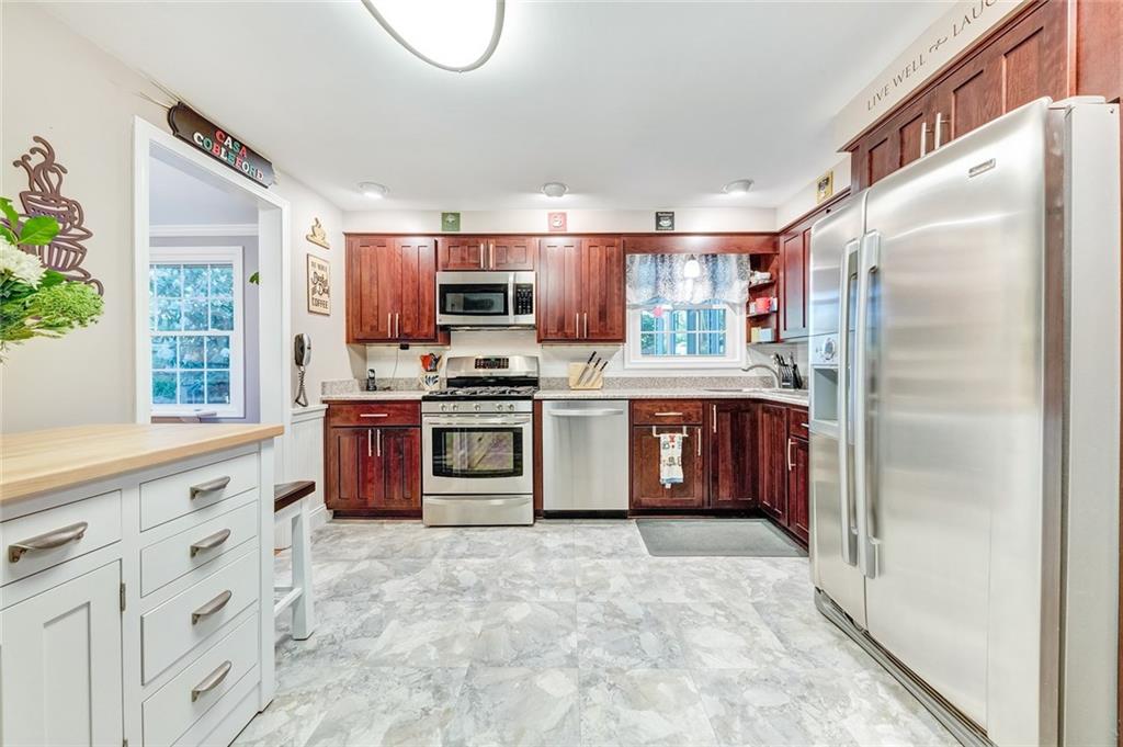 1770 Hassam Road Coraopolis, PA 15108 - Photo 8 of 25 Gallery Image 8