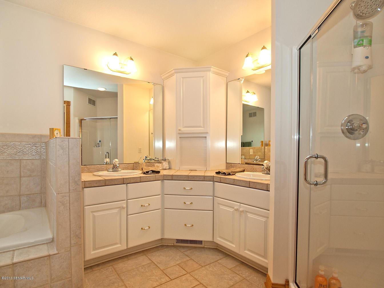 1108 Golfers Court Southeast Rochester, MN 55904 - Photo 17 of 31 Gallery Image 17