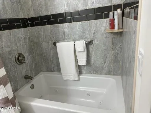 $1,300 | 18233 North 13th Place, Unit 2, Phoenix, AZ 85022