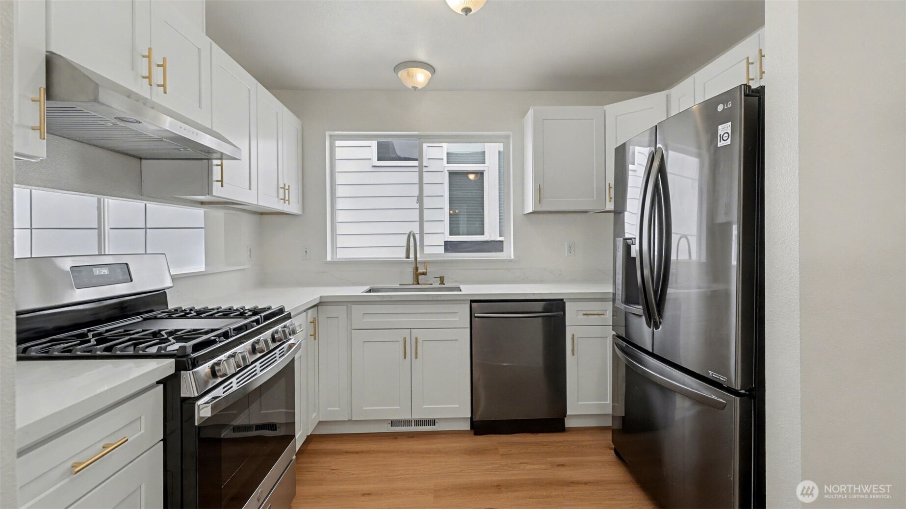 9029 17th Avenue Southwest Seattle, WA 98106 - Photo 9 of 26