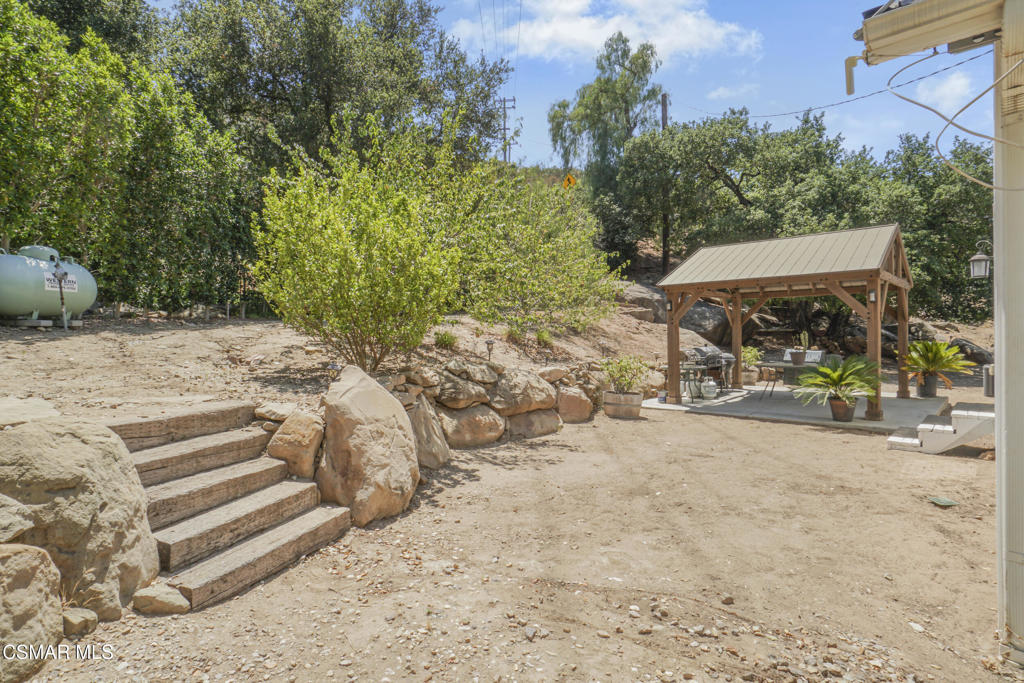 7368 Santa Susana Pass Road Simi Valley, CA 93063 - Photo 30 of 48 a view of outdoor space and yard