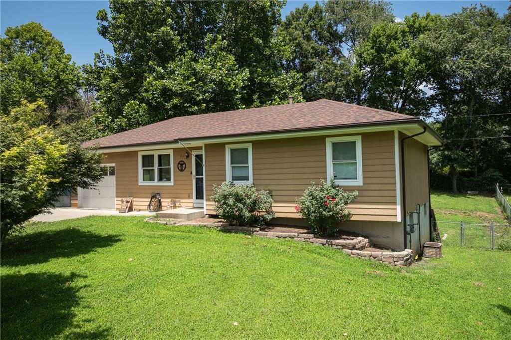 23 Southeast 190 Road Warrensburg, MO 64093 - Photo 3 of 22 Gallery Image 3