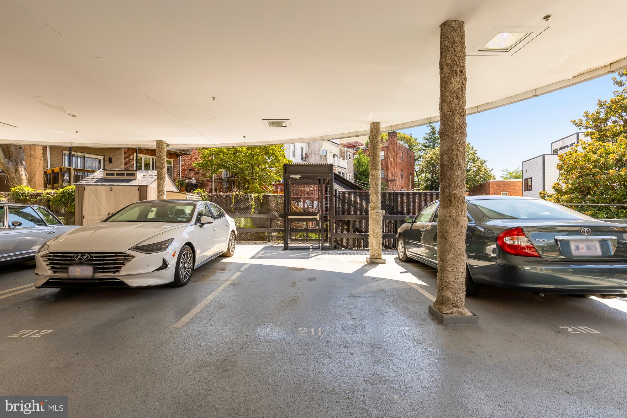 1700 Kalorama Road Northwest, Unit 310 Washington, DC 20009 - Photo 28 of 29