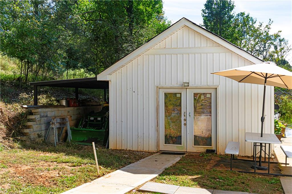 3336 Donna Way Gainesville, GA 30504 - Photo 29 of 30 a view of a house with backyard