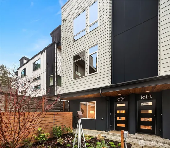 $1,039,950 | 1615 North 50th Street, Unit C, Seattle, WA 98103