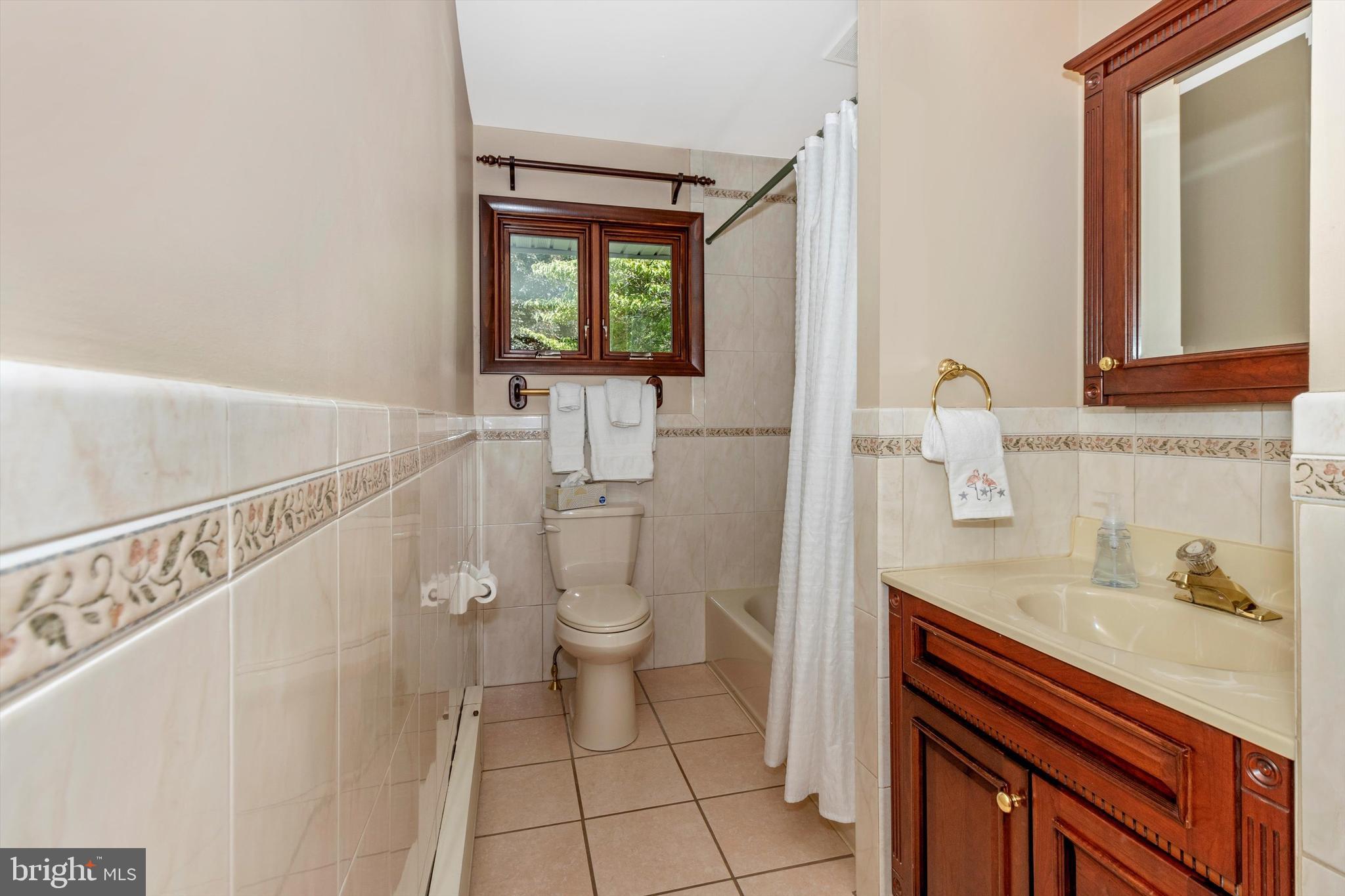 712 Brookhaven Road Wallingford, PA 19086 - Photo 15 of 65 Hall Bath