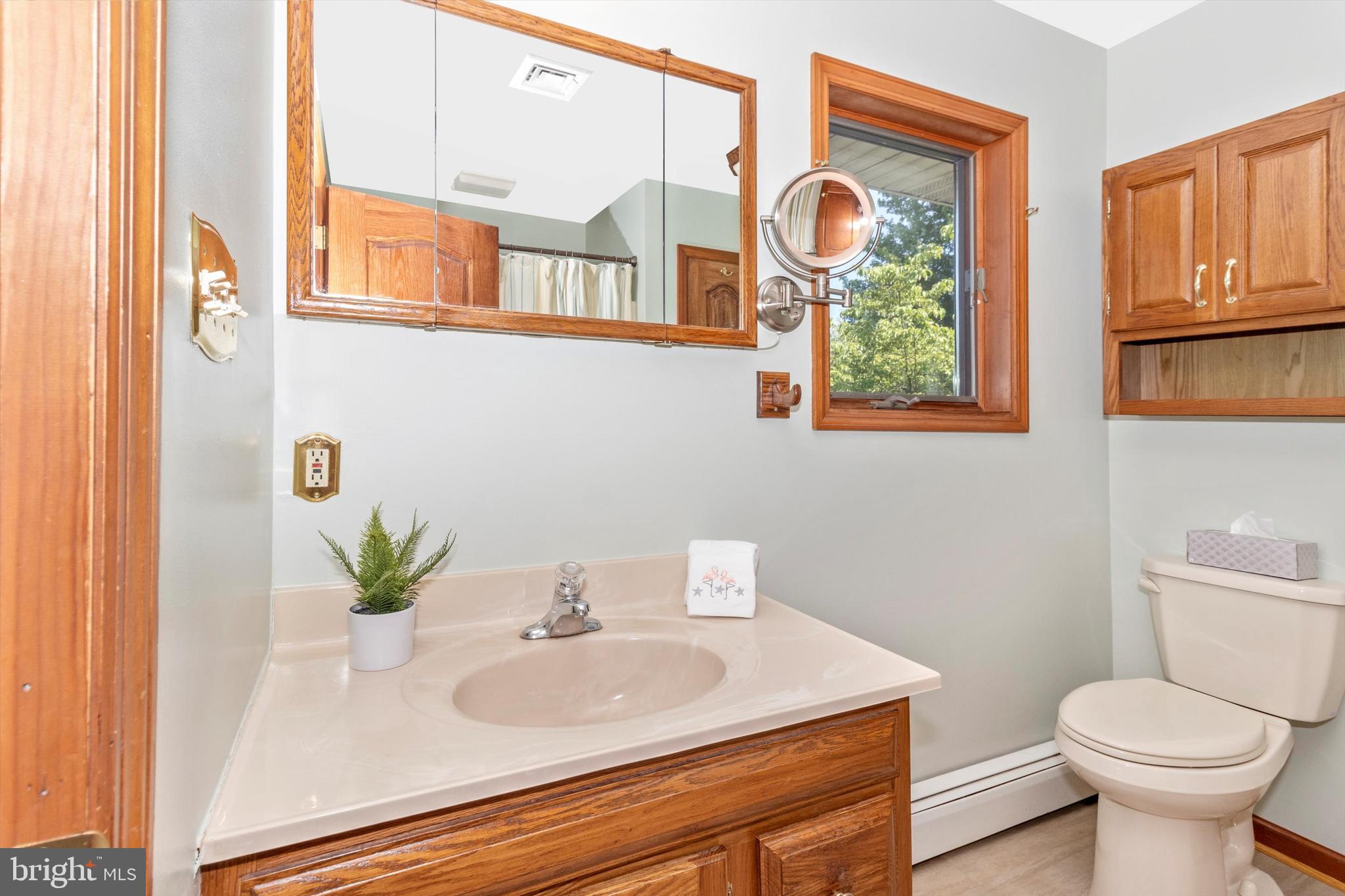 712 Brookhaven Road Wallingford, PA 19086 - Photo 37 of 65 En suite Tub/Shower Bath