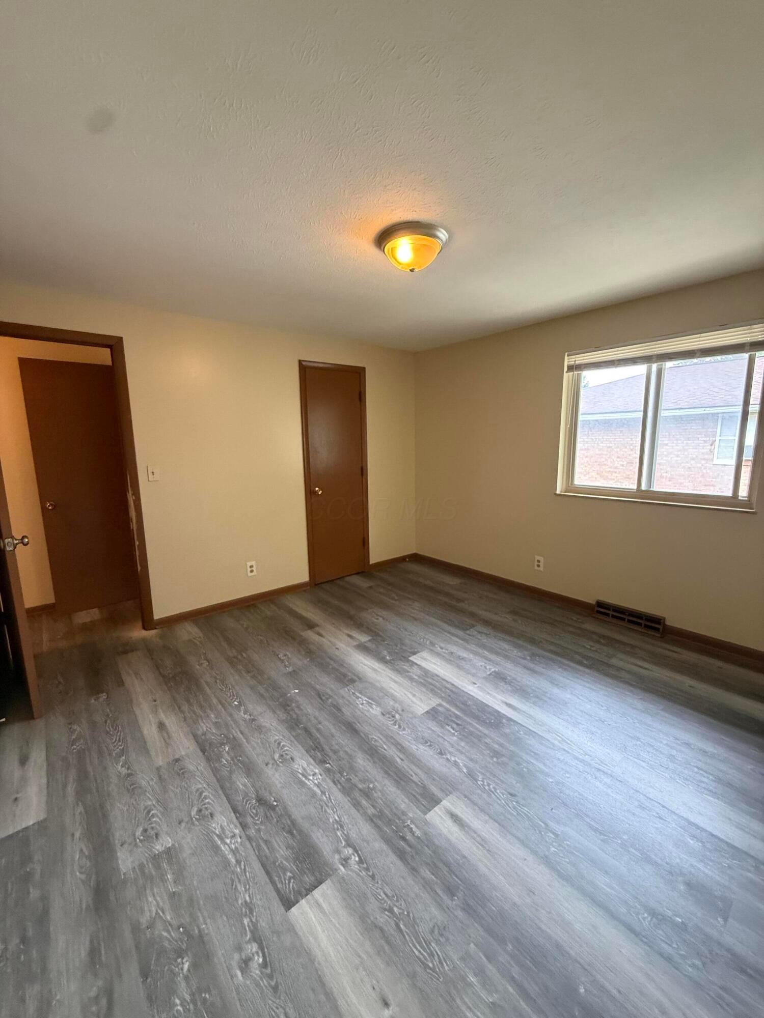 1759 Lonsdale Road, Unit C Columbus, OH 43232 - Photo 9 of 12 Lonsdale_9
