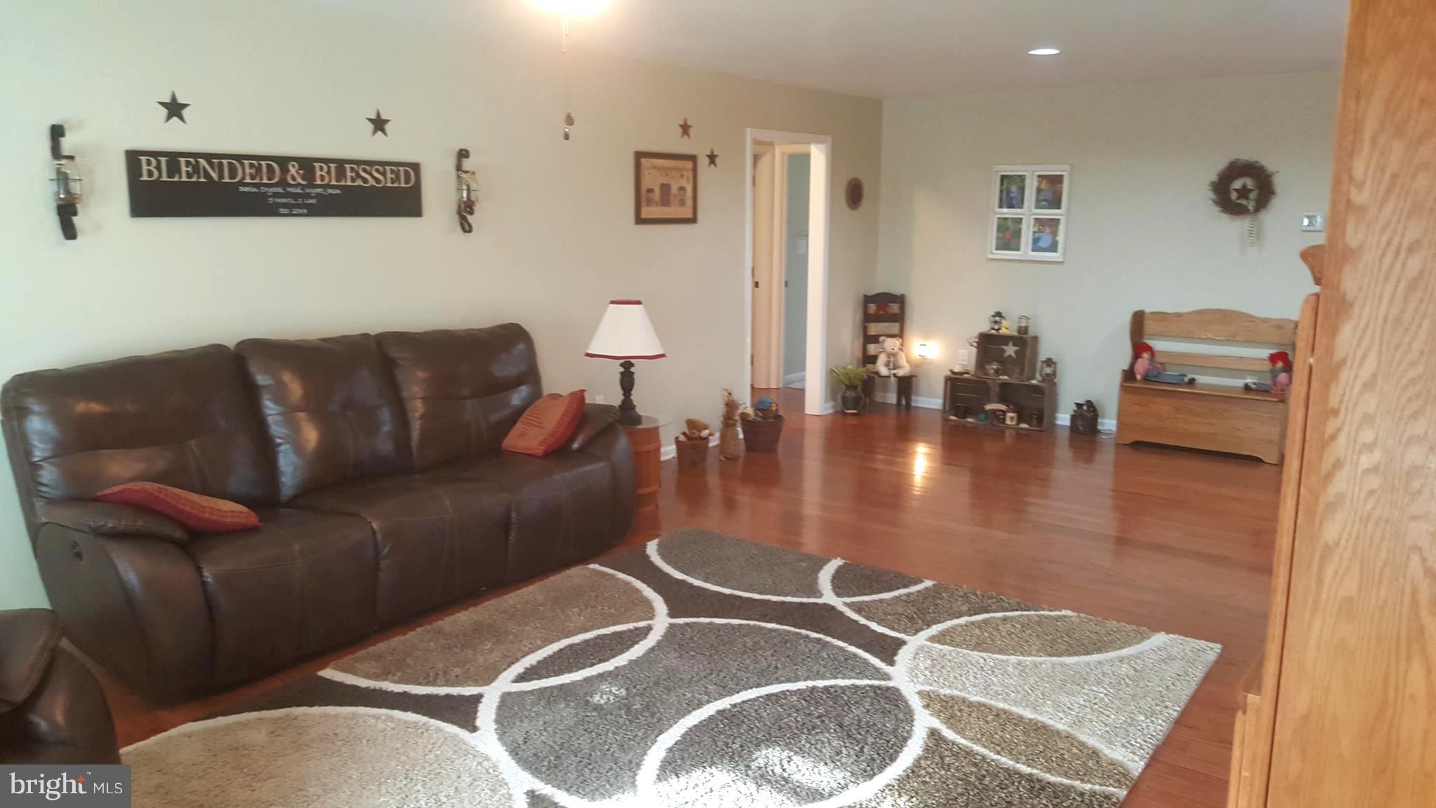 15926 Falling Waters Road Williamsport, MD 21795 - Photo 9 of 30 Family Room