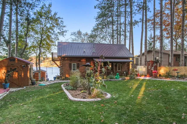 $355,900 | W8120 Eagle Court, Oxford, WI 53952