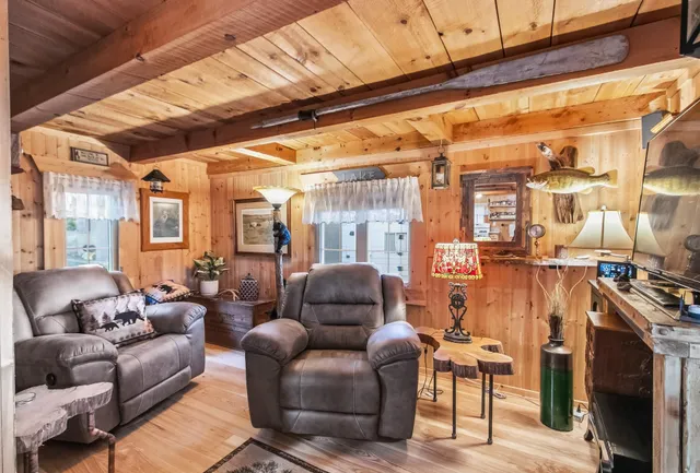 $355,900 | W8120 Eagle Court, Oxford, WI 53952