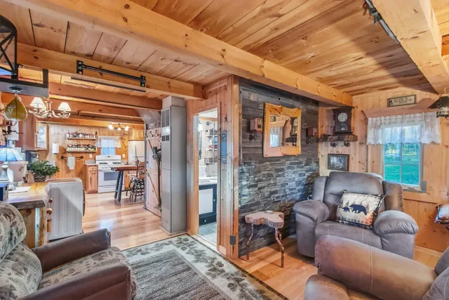 $355,900 | W8120 Eagle Court, Oxford, WI 53952