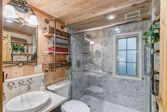 $355,900 | W8120 Eagle Court, Oxford, WI 53952