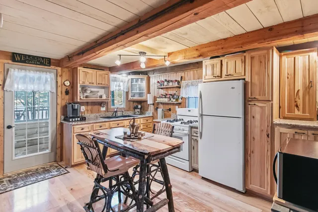 $355,900 | W8120 Eagle Court, Oxford, WI 53952