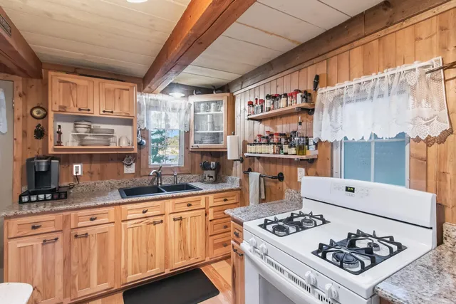 $355,900 | W8120 Eagle Court, Oxford, WI 53952