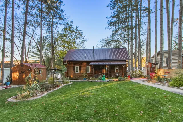 $355,900 | W8120 Eagle Court, Oxford, WI 53952