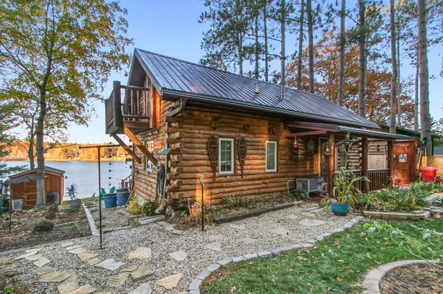 $355,900 | W8120 Eagle Court, Oxford, WI 53952