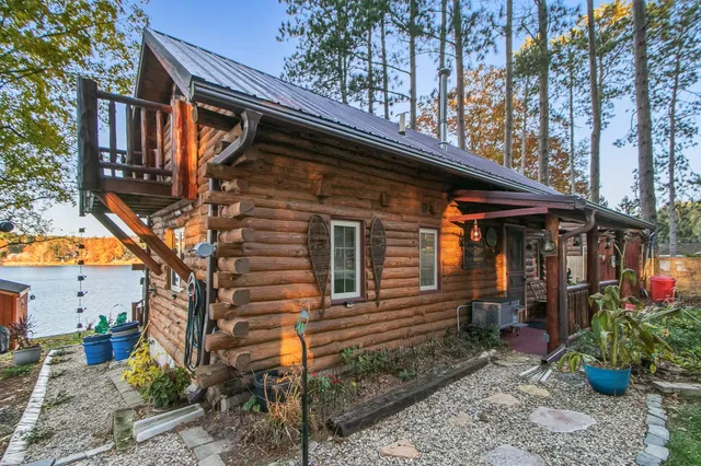 $355,900 | W8120 Eagle Court, Oxford, WI 53952