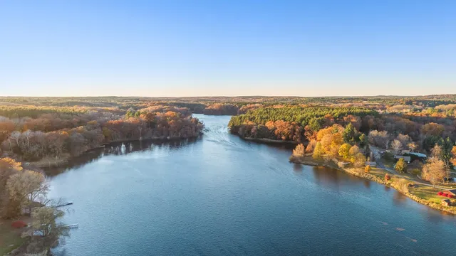 $355,900 | W8120 Eagle Court, Oxford, WI 53952