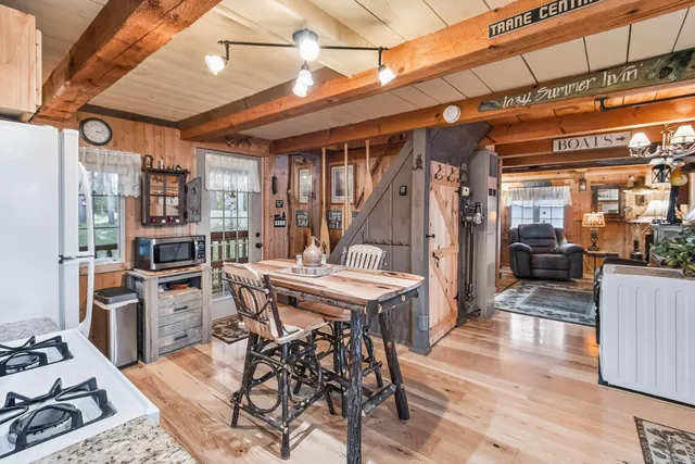 $355,900 | W8120 Eagle Court, Oxford, WI 53952