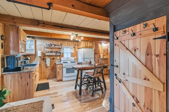 $355,900 | W8120 Eagle Court, Oxford, WI 53952