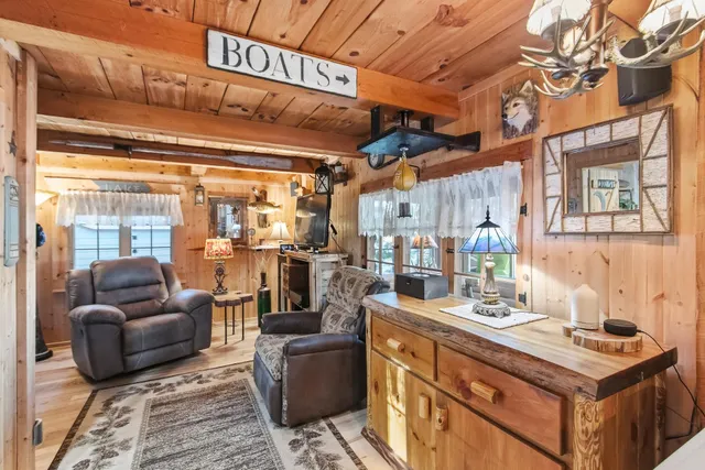 $355,900 | W8120 Eagle Court, Oxford, WI 53952