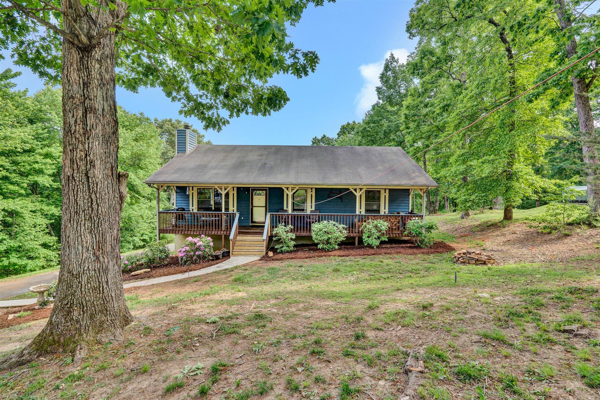 1635 Diamond Hill Road Moneta, VA 24121 - Photo 1 of 27 01-DSC2322