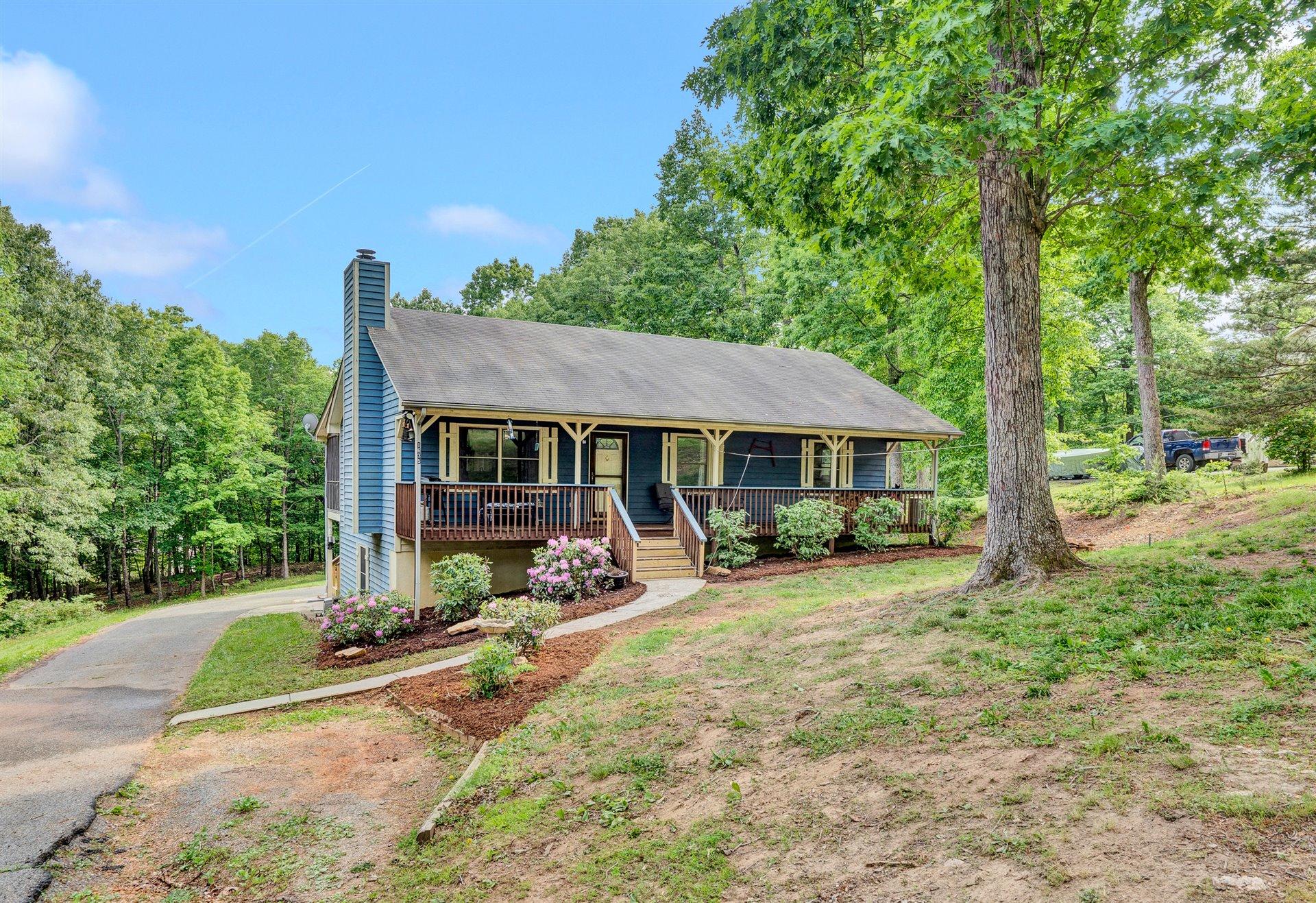 1635 Diamond Hill Road Moneta, VA 24121 - Photo 2 of 27 02-DSC2319
