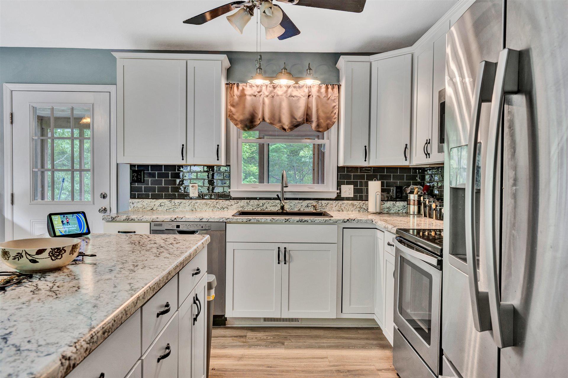 1635 Diamond Hill Road Moneta, VA 24121 - Photo 5 of 27 05-DSC2247