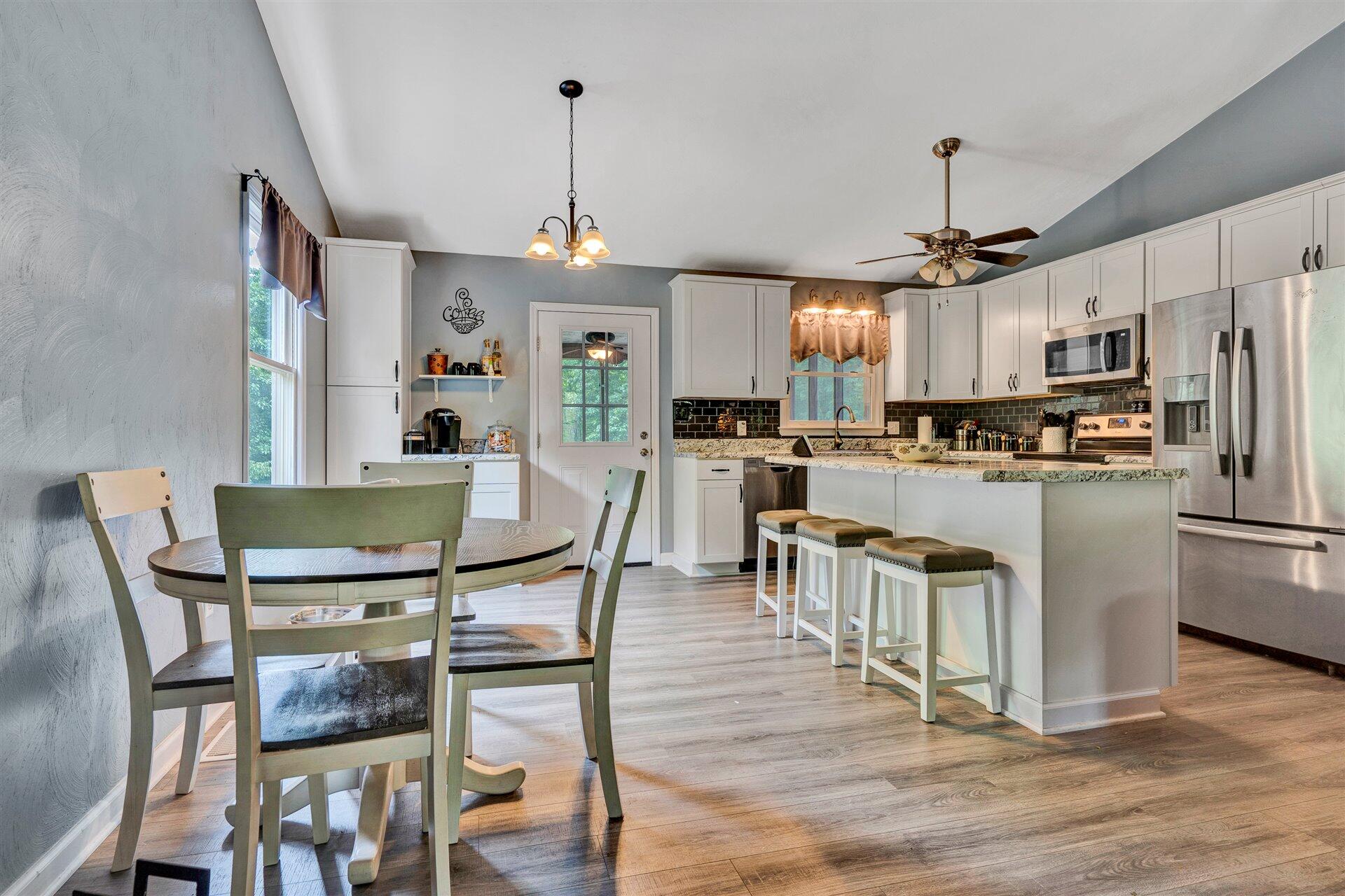 1635 Diamond Hill Road Moneta, VA 24121 - Photo 6 of 27 06-DSC2253