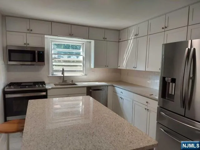 $2,500 | 519 Edison Street, Unit 1, Ridgefield, NJ 07657