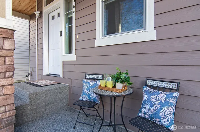 $860,000 | 364 Field Place Northeast, Renton, WA 98059