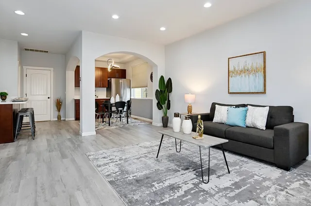 $860,000 | 364 Field Place Northeast, Renton, WA 98059