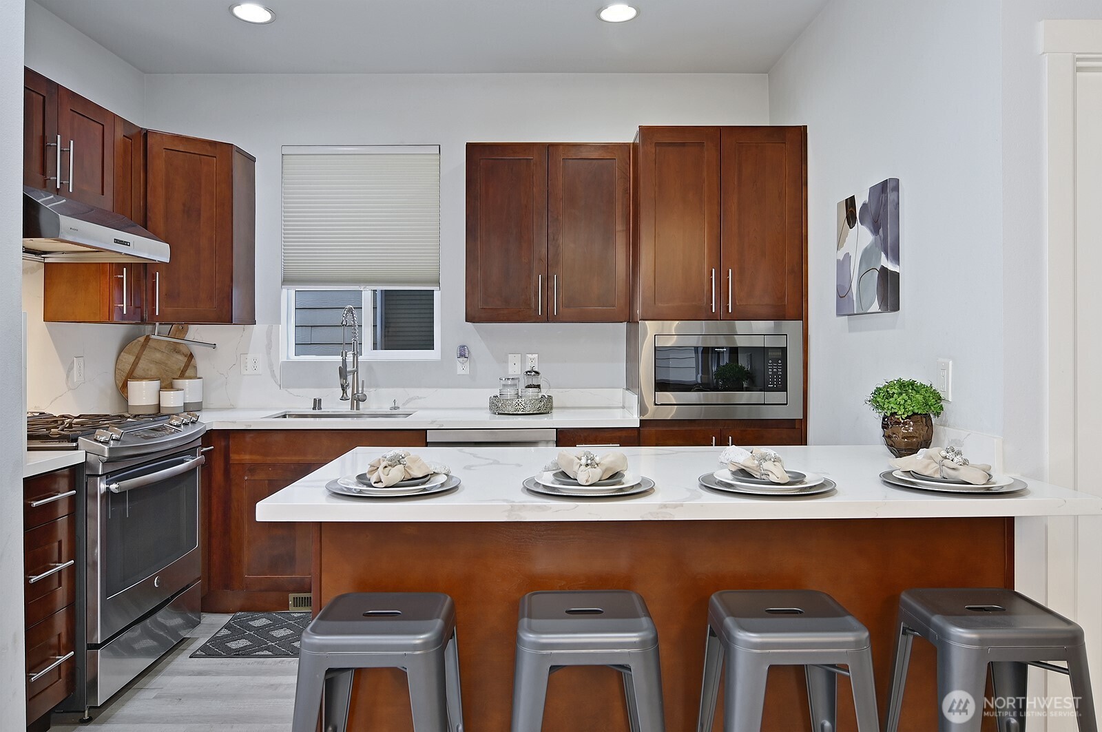 364 Field Place Northeast Renton, WA 98059 - Photo 8 of 28