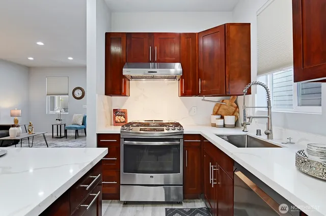 $860,000 | 364 Field Place Northeast, Renton, WA 98059