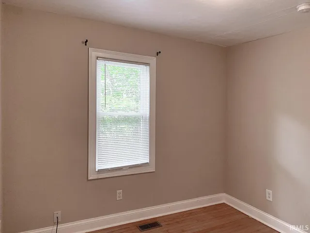 $3,500 | 905 South Lincoln Street, Bloomington, IN 47401