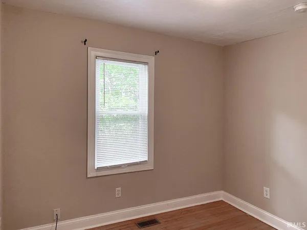 $3,250 | 905 South Lincoln Street, Bloomington, IN 47401