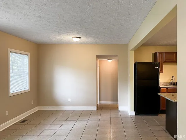 $3,500 | 905 South Lincoln Street, Bloomington, IN 47401